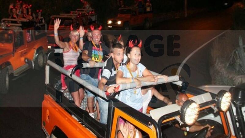 Alanya: Yemekli ve Dansözlü Gece Safari Kombo Turu